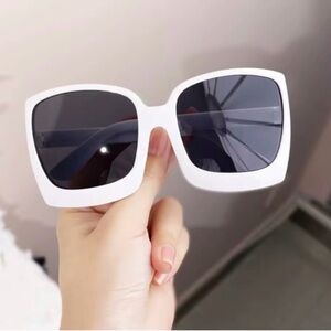 White Oversizes Retro Sunglasses